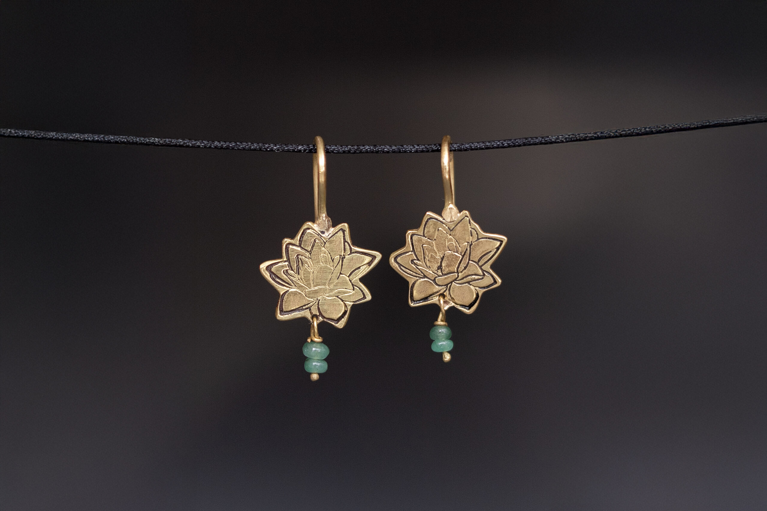 Brinco Charme Floral (Flor de Lótus)